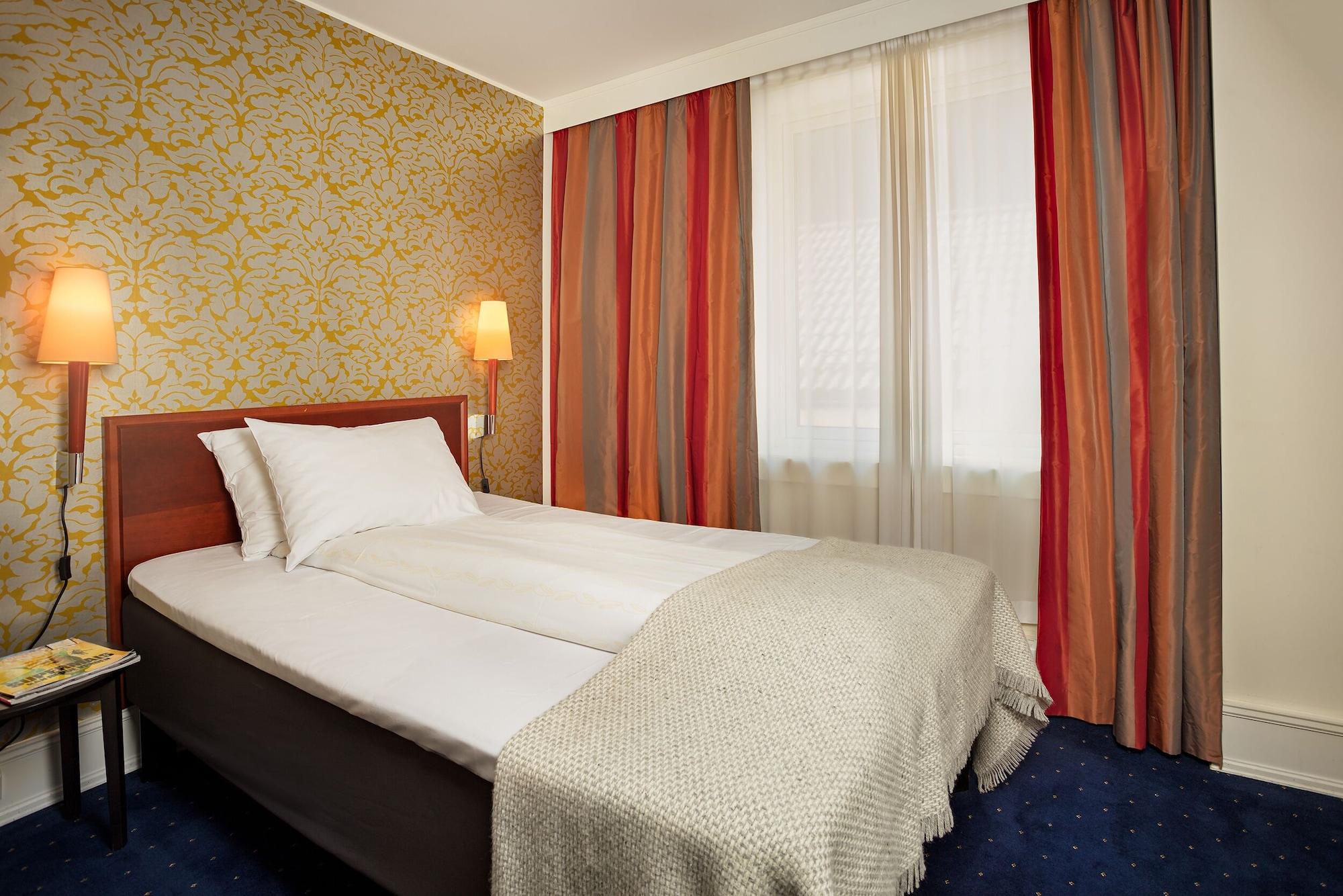 Heimen Hotel Берген Екстериор снимка